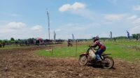 Serunya Balapan di Persawahan Mattoanging, Pesertanya Bawa Karung