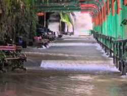 Air Bah Terjang Bantimurung, Gua Batu dan Danau Kassi Kebo Ditutup