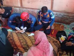 Damkar Maros Evakuasi Cincin dari Jari Jenazah