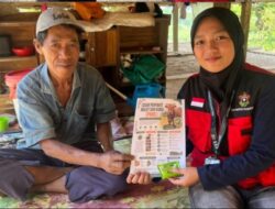 Mahasiswa KKN-T Unhas Door to Door Edukasi Peternak di Bontomanurung