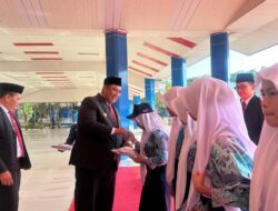 Pemkab Maros Bagikan Seragam Gratis untuk 15.453 Siswa
